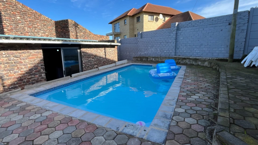 3 Bedroom Property for Sale in Dana Bay Western Cape